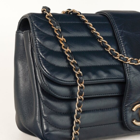 Chanel Vintage Mademoiselle Midnight-Blue Horizontal-Quilt Flap Bag - Picture 7 of 16